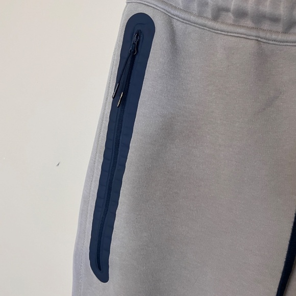 Nike Tech Fleece Jogger Pants - Men's Size XL - Khaki Tan - Picture 3 of 11